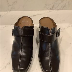 Women’s brown leather sandals